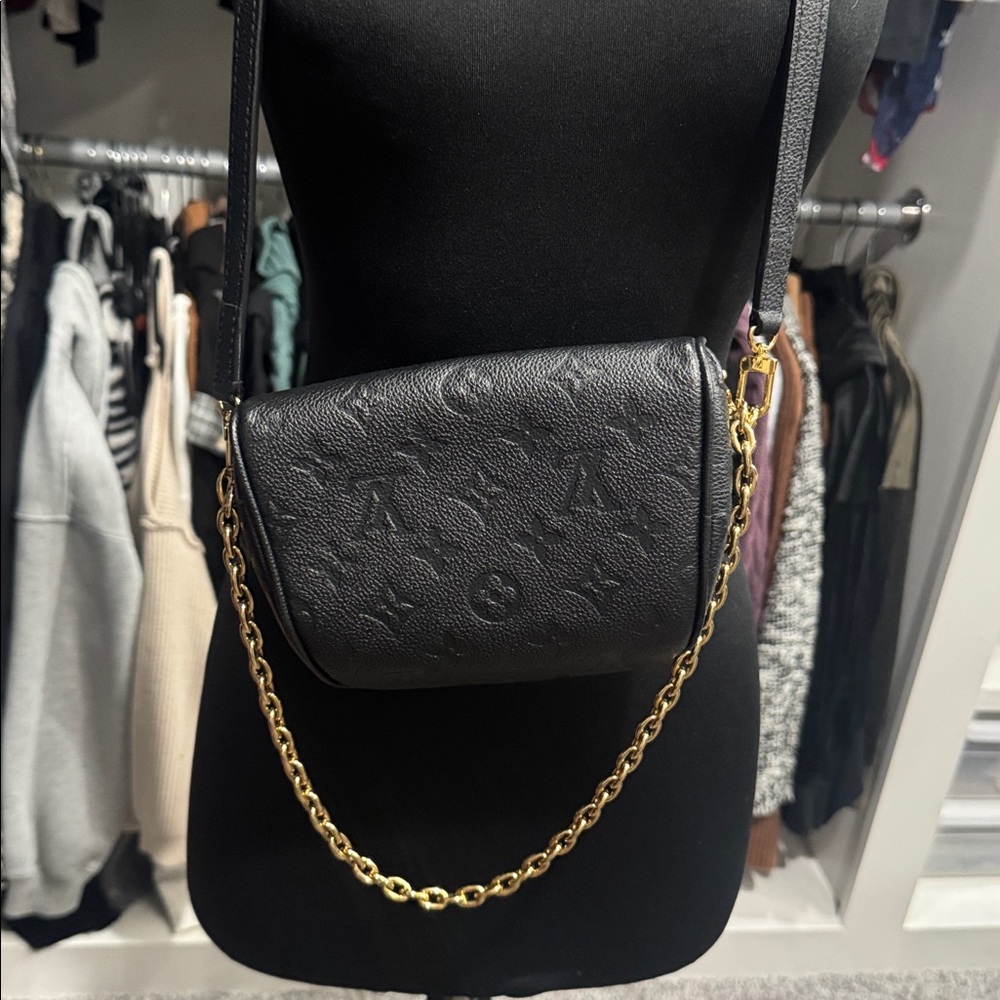 Louis Vuitton bumbag black - Picture 3 of 13